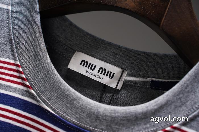 ブランド 品 スーパー コピーMIUMIU半袖Tシャツ好評なアイテム 即発送OK 上品可愛い_0_3