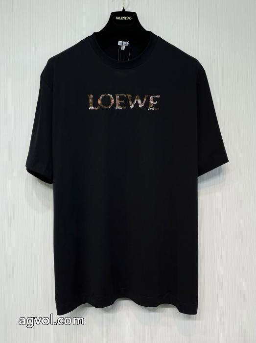 激安 通販 専門半袖TシャツLOEWE現代的な印象 人気ブランドの新作2026トレンド 新作セール_0_1