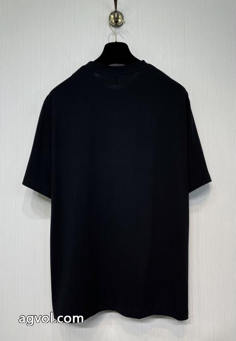 激安 通販 専門半袖TシャツLOEWE現代的な印象 人気ブランドの新作2026トレンド 新作セール_0_3