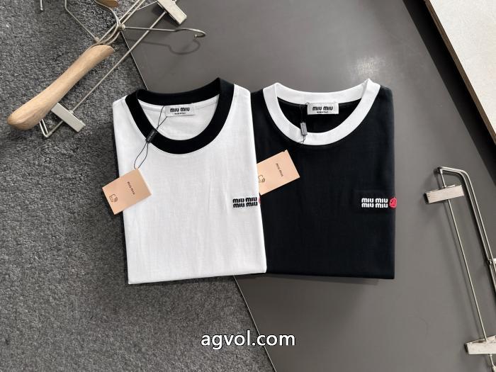 MIUMIU日本未発売 着心地良く 人気アイテムが勢ぞろい半袖Tシャツ偽物 ブランド_0_1