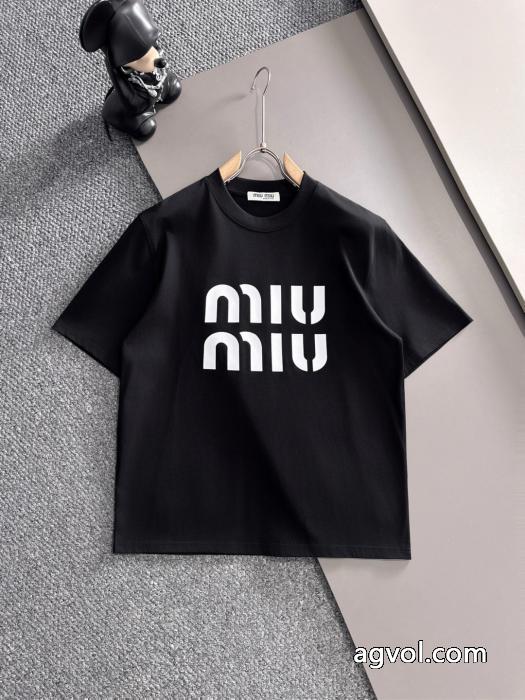 精巧な逸品 最前線新作 春ファションのトレンドMIUMIU偽 ブランド半袖Tシャツ_0_3