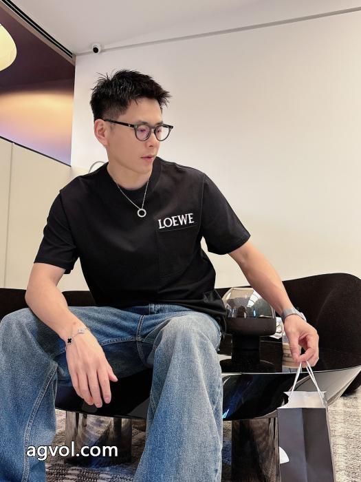 LOEWE半袖Tシャツブランド コピー 安心素敵  お手軽な価格 COOLなデザイン_0_0