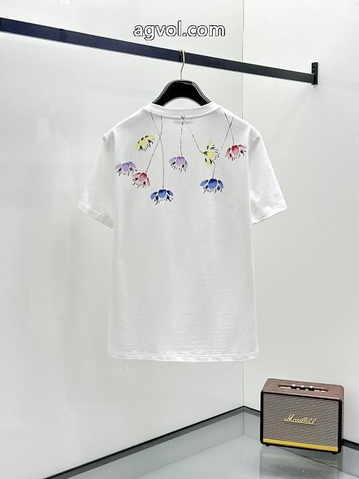半袖Tシャツ定番人気のモデル 若者世代に人気が高い 2026一番最高人気LOEWEブランド アクセサリー 激安_0_2