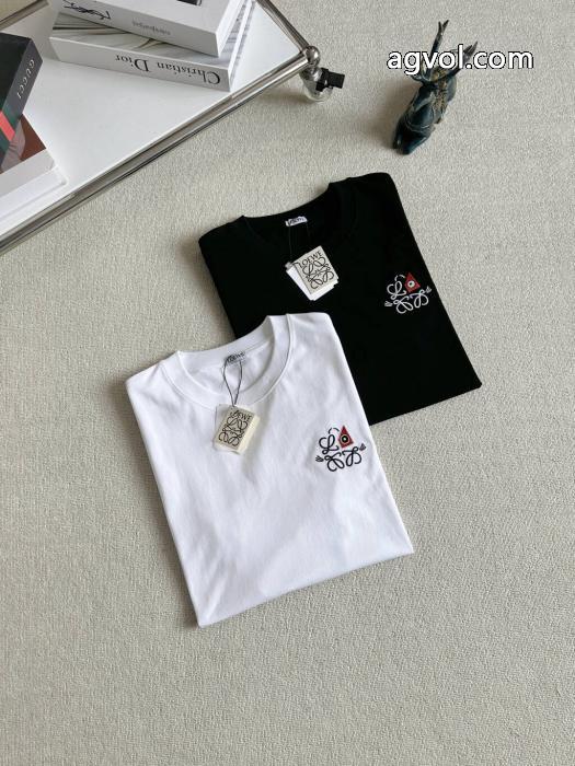 LOEWEコピー ブランド 優良半袖Tシャツ実用性 今季おすすめの話題作 新作日本未入荷_0_3