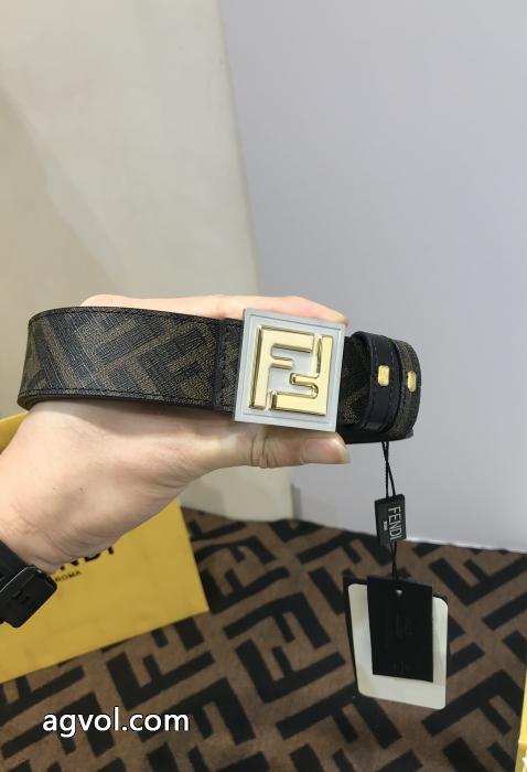 FENDI１点限り！VIP顧客セール 大人可愛い主役アイテム：只限用于女人的衣服 割引セールコピー ブランド 販売ベルト._0_0