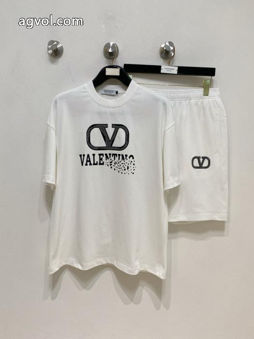 珍しい 手頃価格でオシャレ スタイルUPして着こなすコピー 商品 通販VALENTINO&nbsp;セット._0_0