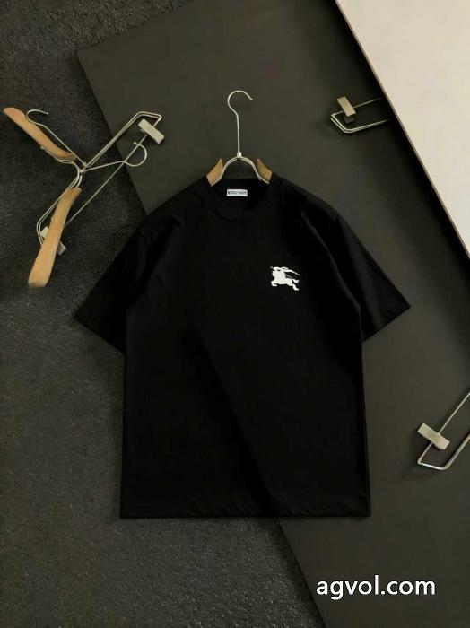 レディース財布 大人のオシャレに 予約販売商品コピー 品 ブランドBURBERRY半袖Tシャツ_0_1