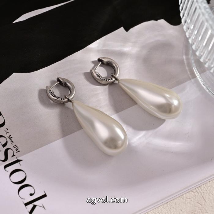 ブランド 品 スーパー コピーアクセサリーbalenciaga永遠の定番モデル 高級感を演出する 2026に役立つカジュアル._0_3