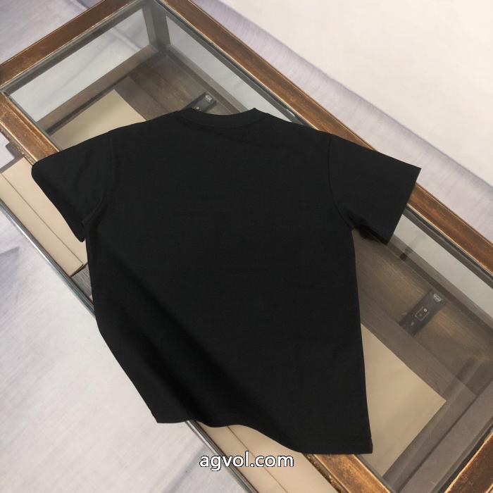 国内発機能的 気軽に着れる SALE国内発送FENDIコピー ブランド 通販半袖Tシャツ_0_1