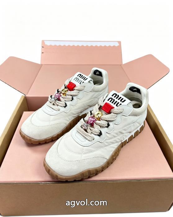 スニーカー洗練デザイン 2026年春夏入荷 クラシックスーパー コピー 安心MIUMIU.._0_0