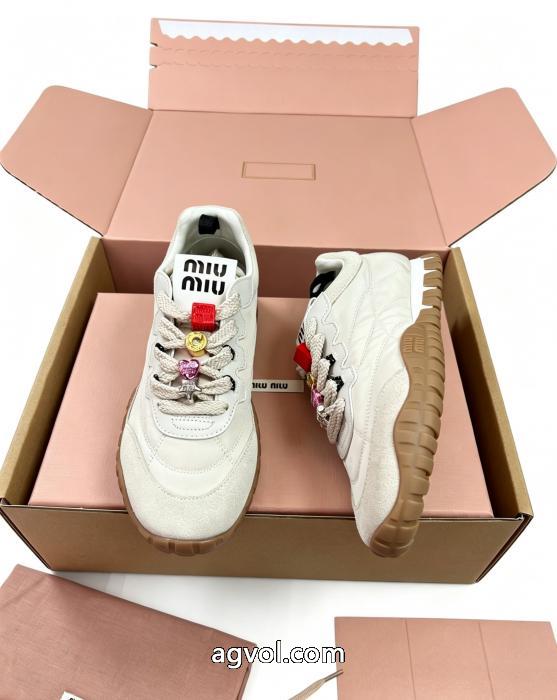 スニーカー洗練デザイン 2026年春夏入荷 クラシックスーパー コピー 安心MIUMIU.._0_2