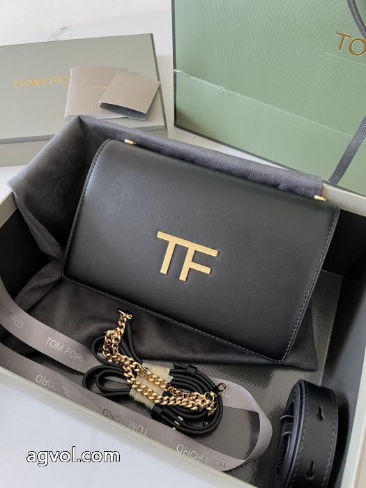 コピー 品 ブランドTOM FORD&nbsp;&nbsp;&nbsp;&nbsp;高級感のある 26ＡＷ美品 人気モデル愛用.._0_1