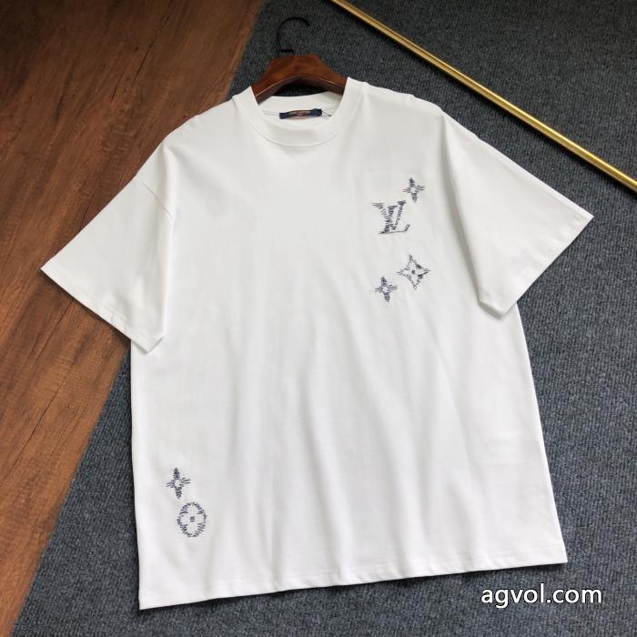 トレンド感のある 最新作即発 2026年最注目のルイ ヴィトン半袖Tシャツコピー ブランド_0_4