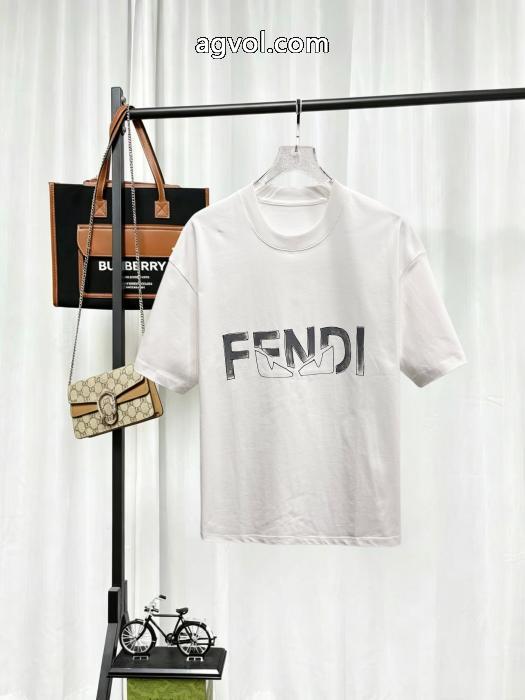 ブランド フェイクFENDI半袖Tシャツモダンな印象 センス漂う お洒落に魅せる_0_4