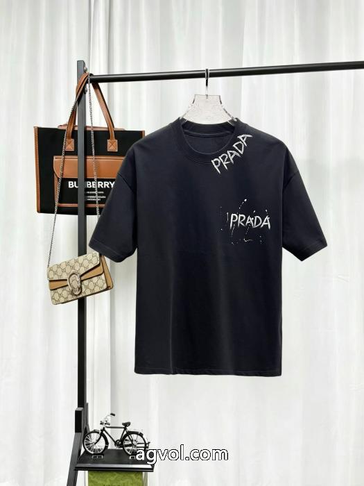 ブランド コピー s 級半袖TシャツPRADA高級感溢る 暖かな着心地 素敵デザイン未入荷ブランド_0_2