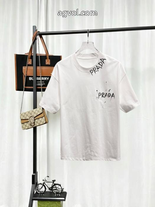 ブランド コピー s 級半袖TシャツPRADA高級感溢る 暖かな着心地 素敵デザイン未入荷ブランド_0_3