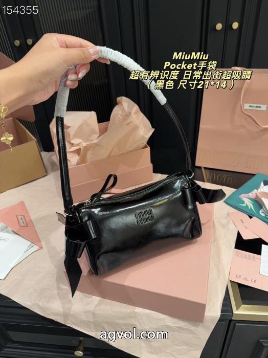 スーパー コピー海外セレブ愛用 普段使いに最適の大人スタイル 海外セレブ愛用&nbsp;&nbsp;&nbsp;&nbsp;MIUMIU.._0_0