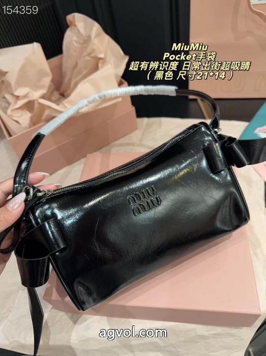 スーパー コピー海外セレブ愛用 普段使いに最適の大人スタイル 海外セレブ愛用&nbsp;&nbsp;&nbsp;&nbsp;MIUMIU.._0_1