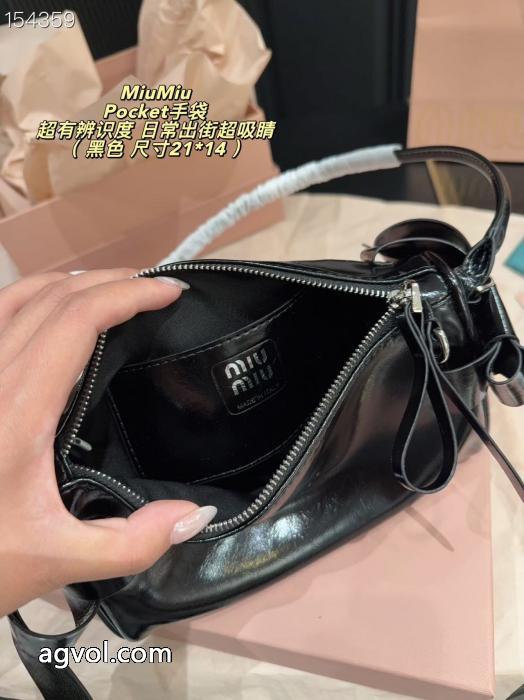 スーパー コピー海外セレブ愛用 普段使いに最適の大人スタイル 海外セレブ愛用&nbsp;&nbsp;&nbsp;&nbsp;MIUMIU.._0_5