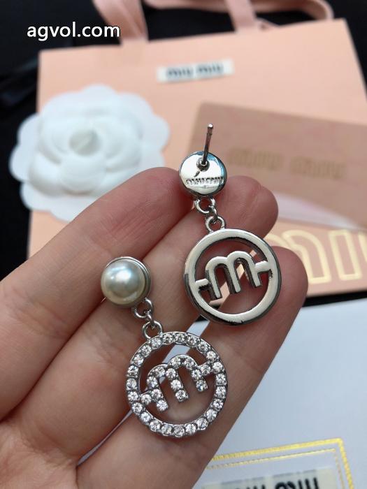 MIUMIUアクセサリー 2026ブランド コピー2026最新コラボ完売間近 入手困難 セレブも愛用商品 限定数限り.._0_5