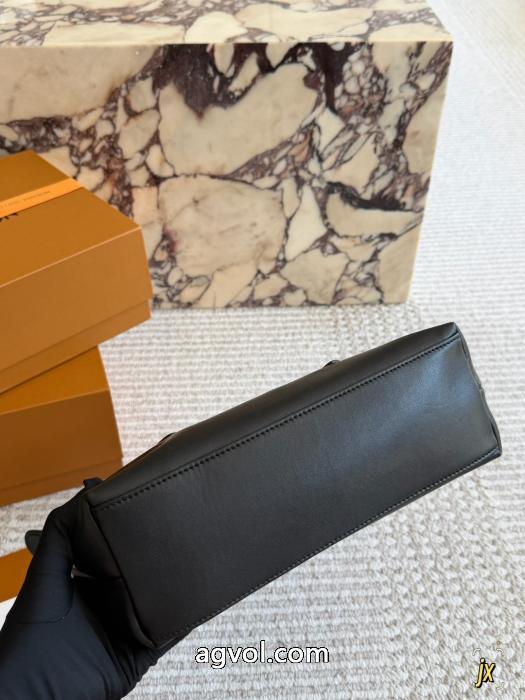 ブランド コピー 販売 限定生産品 やっと見つけた国内即発 国内在庫有バッグGC.._0_4