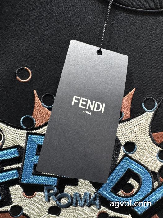 FENDIコピー 品 ブランド今季はトップスにおすすめ 最新作正規品 入手困難 超安値&nbsp;半袖T._0_4