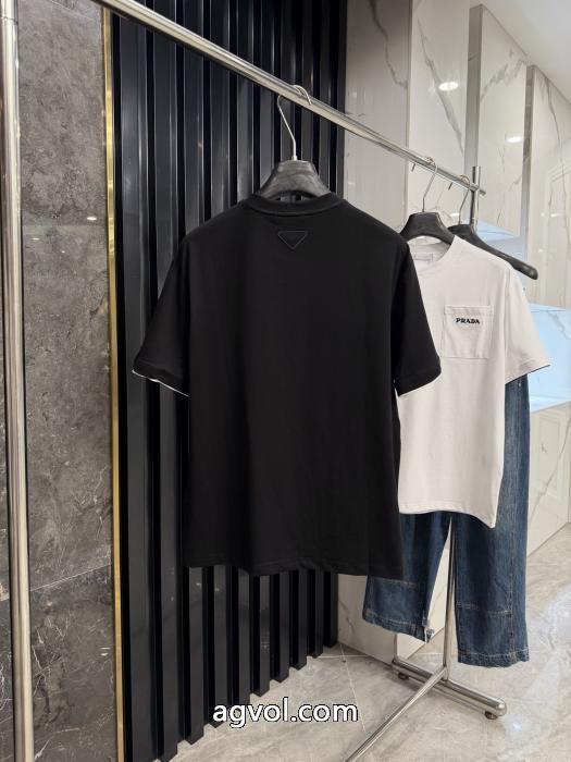 限定特価 2026新作限定 大人かっこいいPRADA半袖Tシャツコピー ブランド 優良_0_1