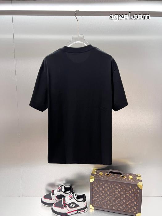 最新 話題沸騰中 限定人気セール 特別感のある半袖TシャツBURBERRYスーパー コピー 品_0_1