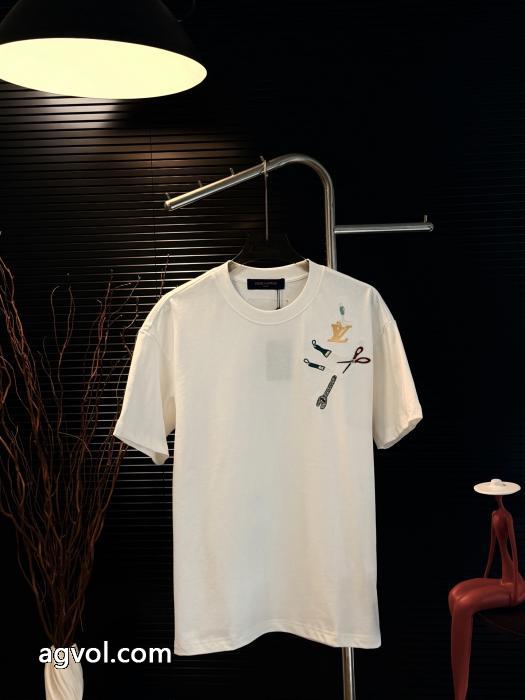 LOUIS VUITTON半袖Tシャツ上品保証 とってもお洒落 人気定番得価スーパー コピー ブランド_0_1