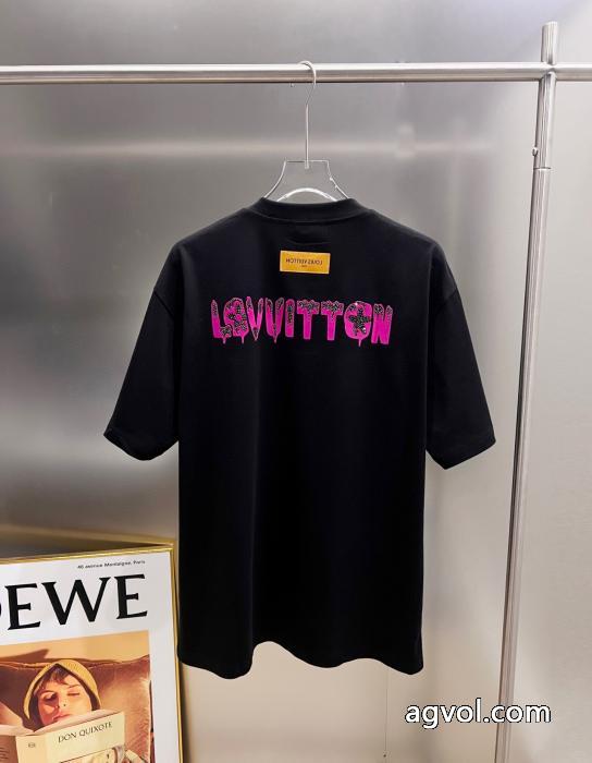 大流行中 期間限定割引中 安い激安人気新作LOUIS VUITTONスーパー コピー メンズ半袖Tシャツ_0_3