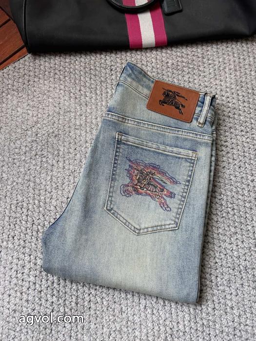大人のオシャレに 質感に満足 少数入荷ブランド 偽物 通販BURBERRYジーンズ_0_1