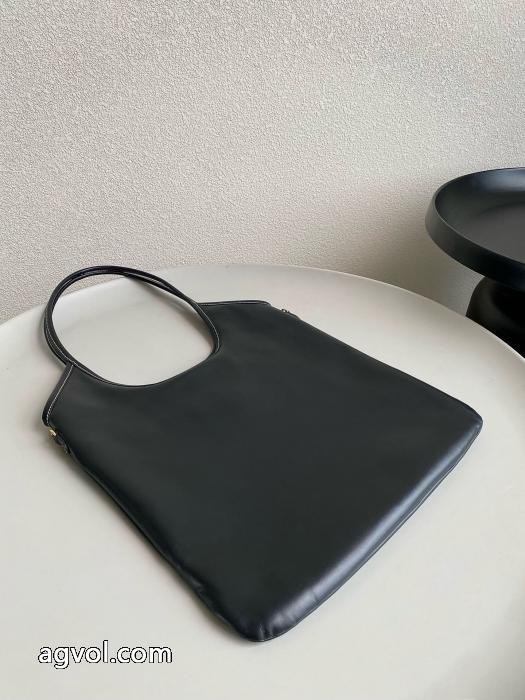 MIUMIUブランド 通販 激安バッグSALEお得にGET 目を惹く作品 2026☆新色が登場！ .._0_2