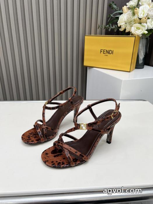 FENDI激安 ブランド 通販実用品 VIPセールで奇跡 人気モデル愛用サンダル._0_0