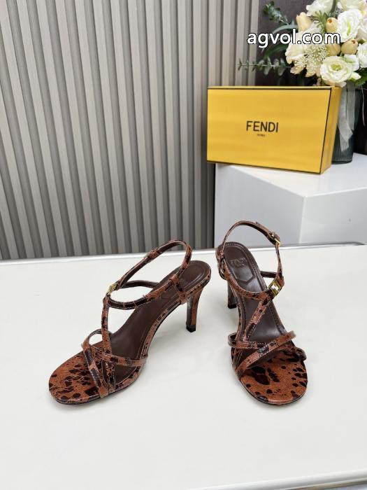FENDI激安 ブランド 通販実用品 VIPセールで奇跡 人気モデル愛用サンダル._0_2