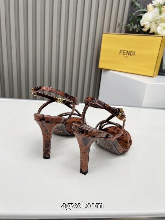 FENDI激安 ブランド 通販実用品 VIPセールで奇跡 人気モデル愛用サンダル._0_4