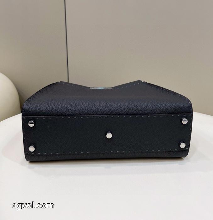 ブランド 通販 激安バッグデザイン性と機能性を備えている NEW大変素敵 カジュアルに着こなしフェンディ.._0_3