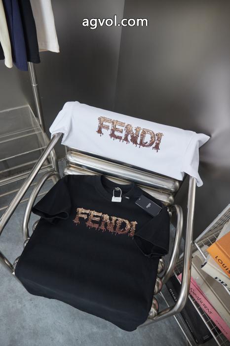超人気モデル入荷 定番素敵 2026夏到来新作半袖Tシャツブランド コピー  FENDI_0_3