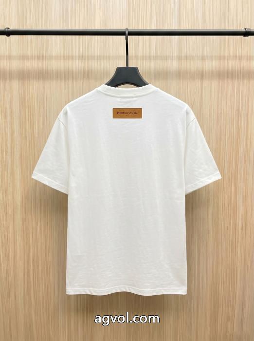 ブランド 偽物 通販話題の新作到着 上品でファッション 2026季人気定番半袖TシャツLOUIS VUITTON_0_1