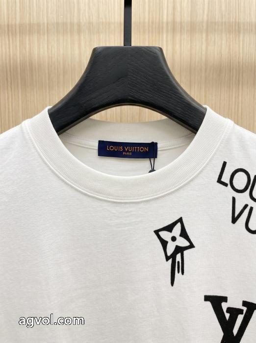 ブランド 偽物 通販話題の新作到着 上品でファッション 2026季人気定番半袖TシャツLOUIS VUITTON_0_2