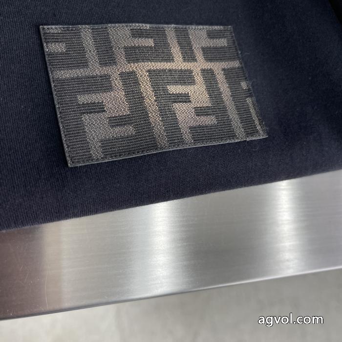 セット自分らしい 国内在庫有 素材感に注目偽 ブランド 通販FENDI_0_1