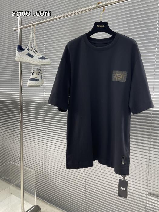 セット自分らしい 国内在庫有 素材感に注目偽 ブランド 通販FENDI_0_3