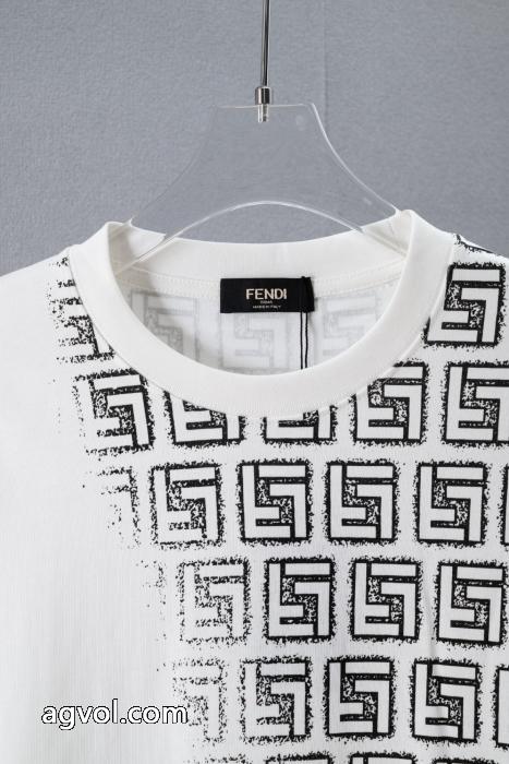 半袖Tシャツ限定コレクション 最旬アイテム 数量限定セールFENDIブランド コピー バック_0_4