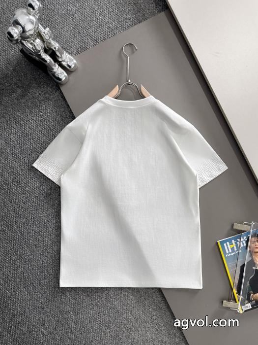 スーパー コピー ブランドFENDI半袖Tシャツ甘過ぎず大人な印象に 限定大特価 今季新作_0_4