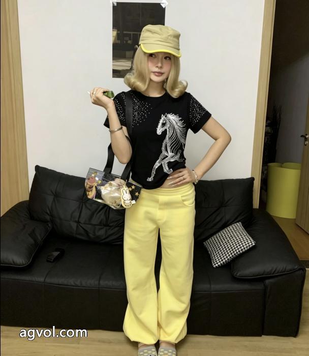 男女兼用らしいシルエット 全体的に調和のある 定番人気商品ブランド コピーHERMESt恤._0_1