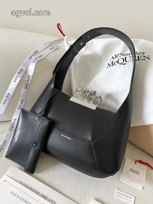 alexander mcqueenバッグブランド コピー 安心目が離せないアイテム 必要な一品 人気定番爆買い._0_2
