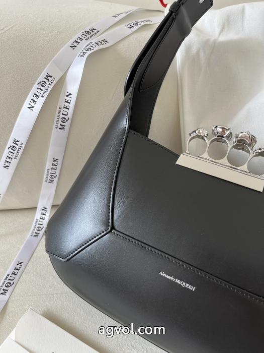 alexander mcqueenバッグブランド コピー 安心目が離せないアイテム 必要な一品 人気定番爆買い._0_3