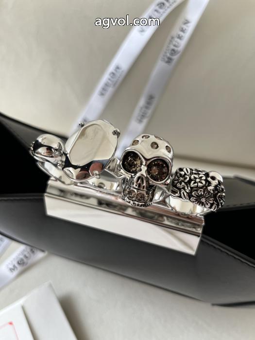alexander mcqueenバッグブランド コピー 安心目が離せないアイテム 必要な一品 人気定番爆買い._0_4