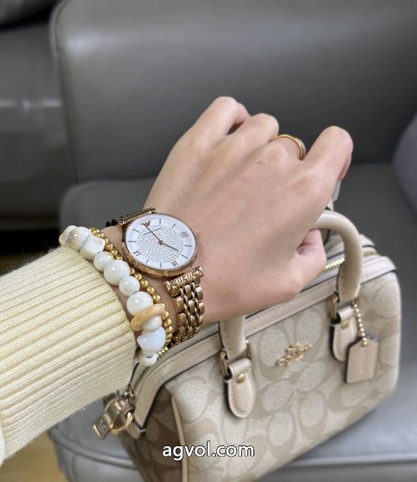 ARMANI腕時計シック 即発送OK 美品*稀少偽 ブランド 購入._0_1