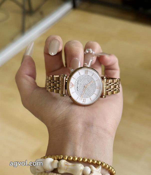 ARMANI腕時計シック 即発送OK 美品*稀少偽 ブランド 購入._0_3