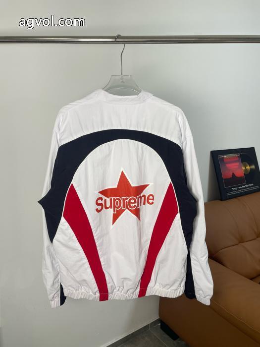 SUPREME2026人気が爆発 洗練された雰囲気 限定品コピー 通販コート_0_1
